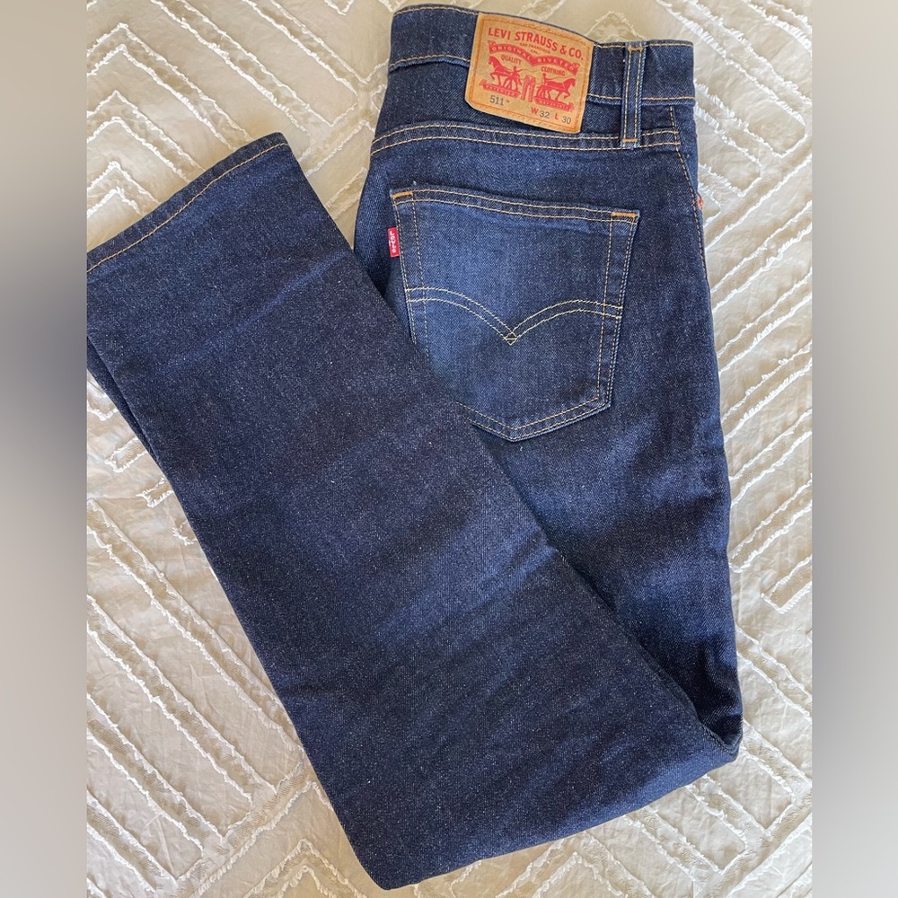Levi's 511 Dark Blue Slim Straight Jeans with Classic Design